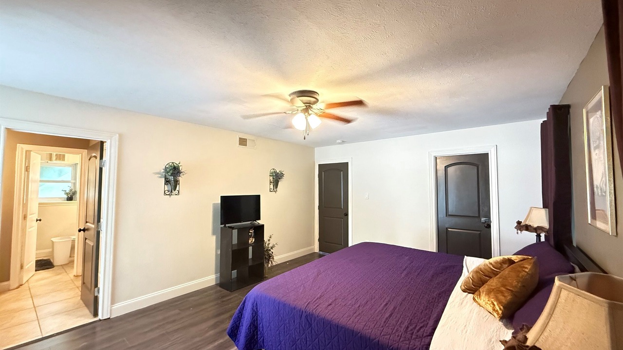 Photo of Bedroom in Old Aurora