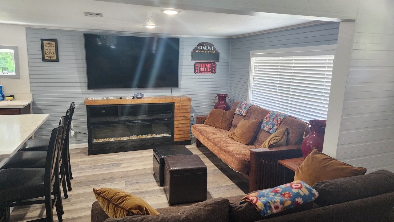 Photo of Livingroom in Many