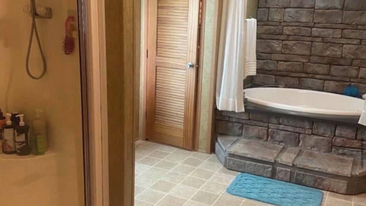 Photo of Bathroom in Buras-Triumph