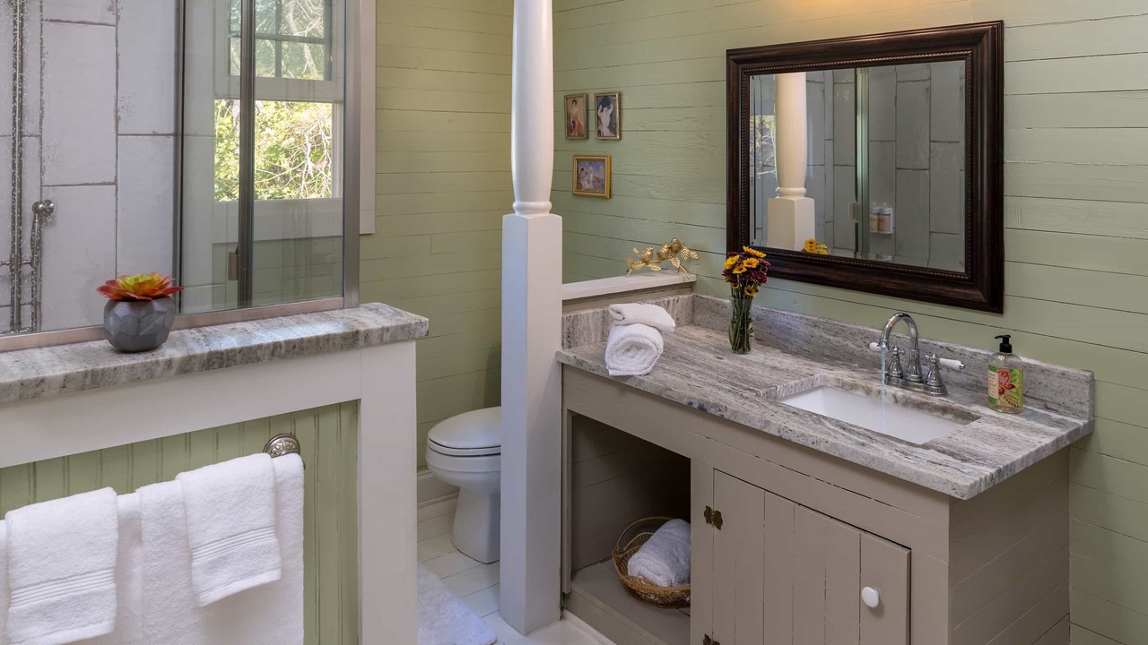Photo of Bathroom in Rayne