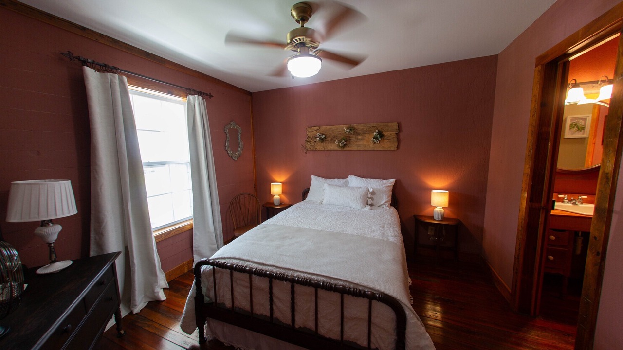 Photo of Bedroom in Breaux Bridge