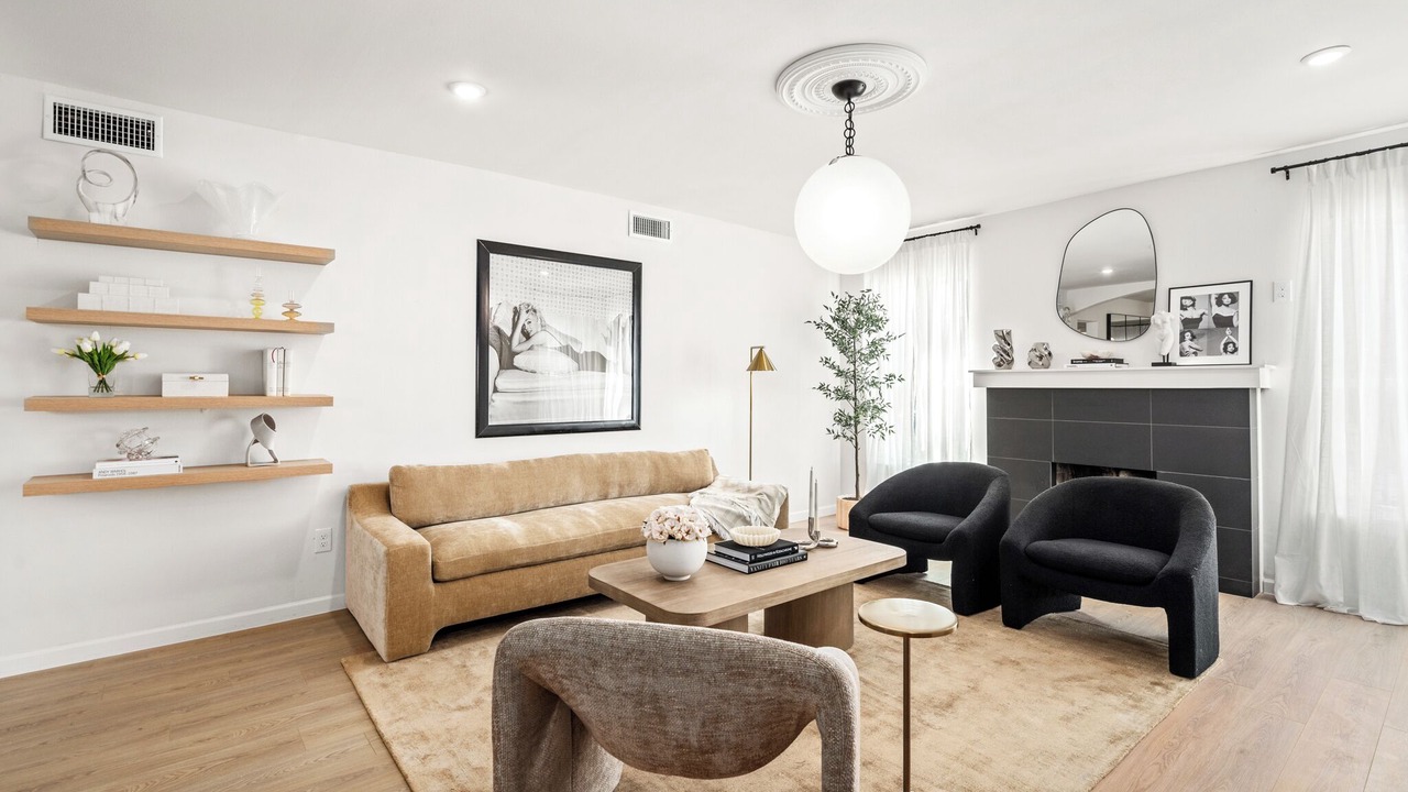 Photo of Livingroom in South Central Houston