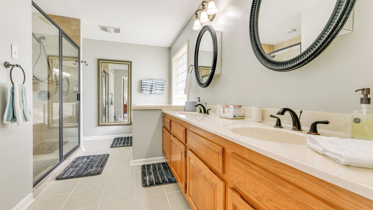 Photo of Bathroom in Diamondhead