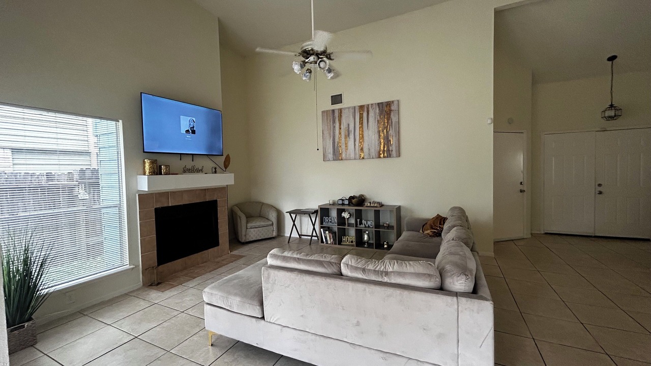 Photo of Livingroom in Greater Fondren Southwest
