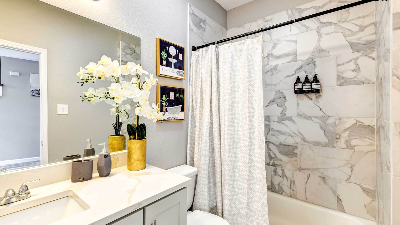 Photo of Bathroom in Central Arlington