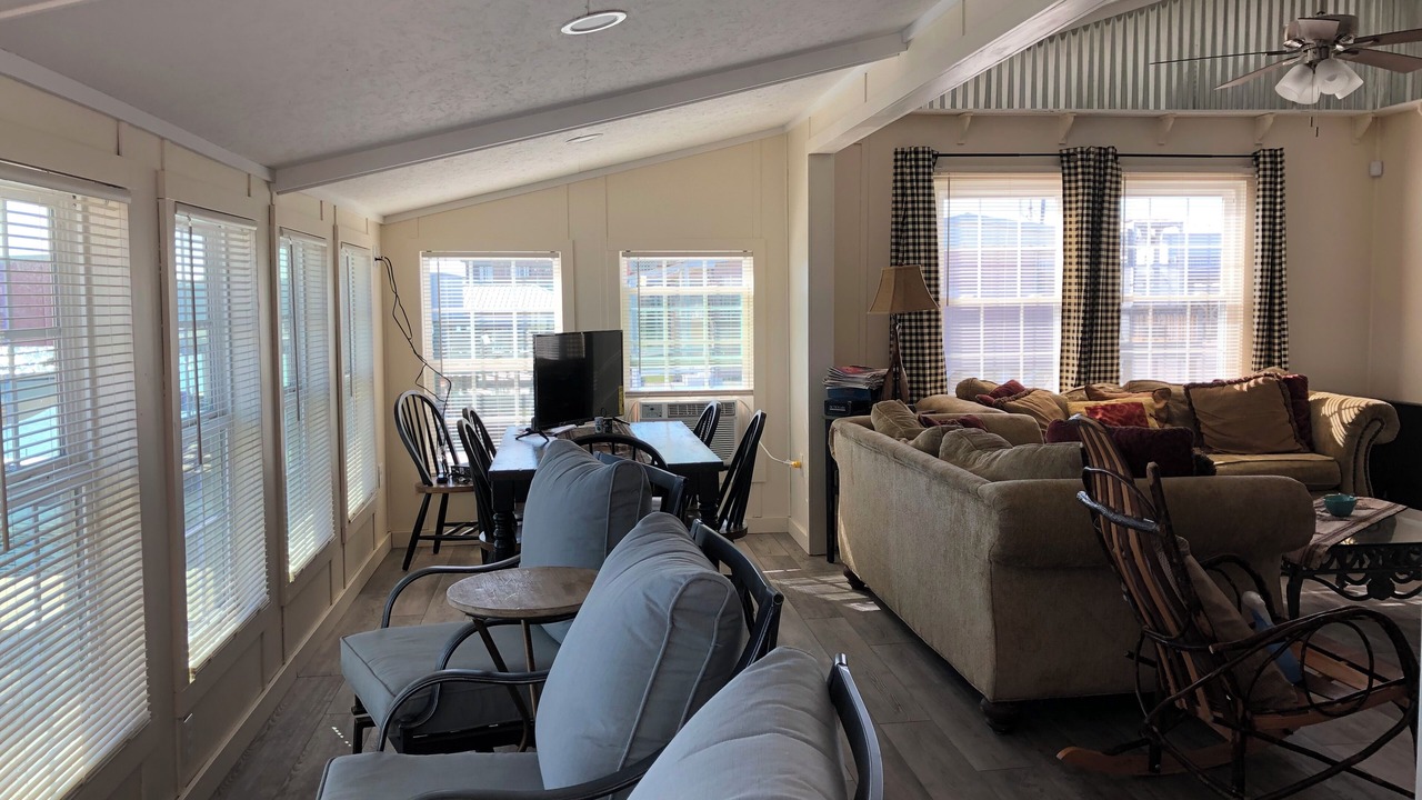 Photo of Livingroom in Chauvin