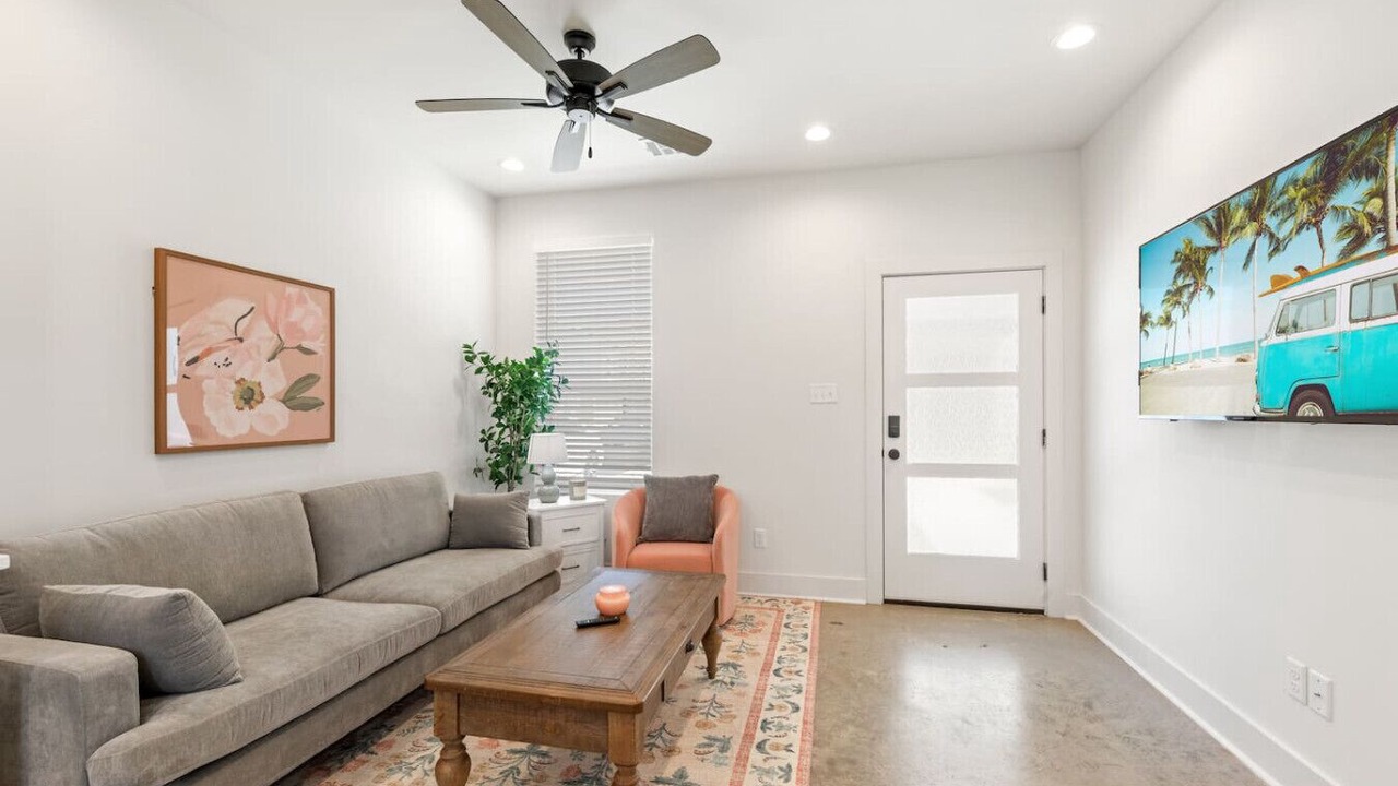 Photo of Livingroom in Lafayette