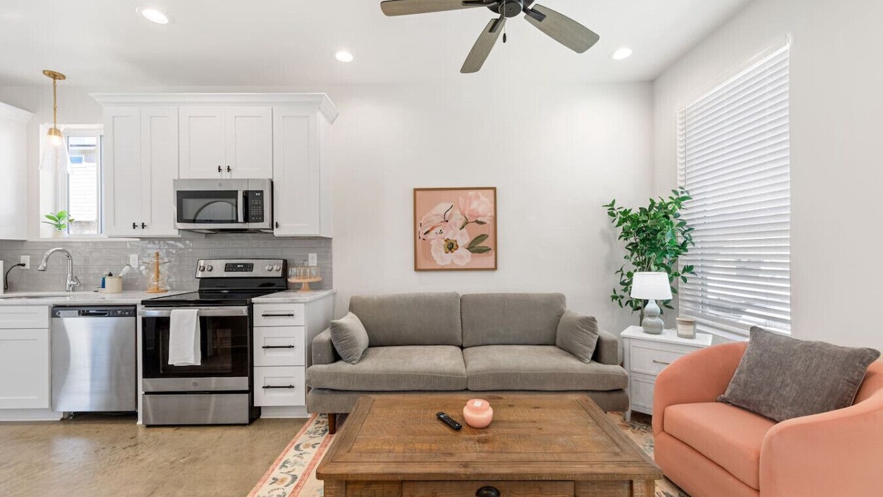 Photo of Livingroom in Lafayette