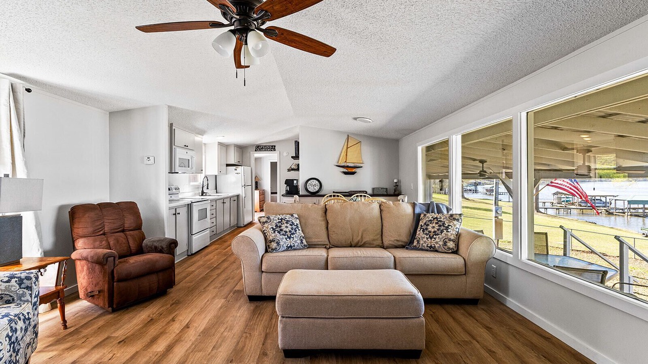 Photo of Livingroom in Downsville