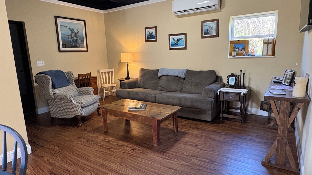 Photo of Livingroom in Milton