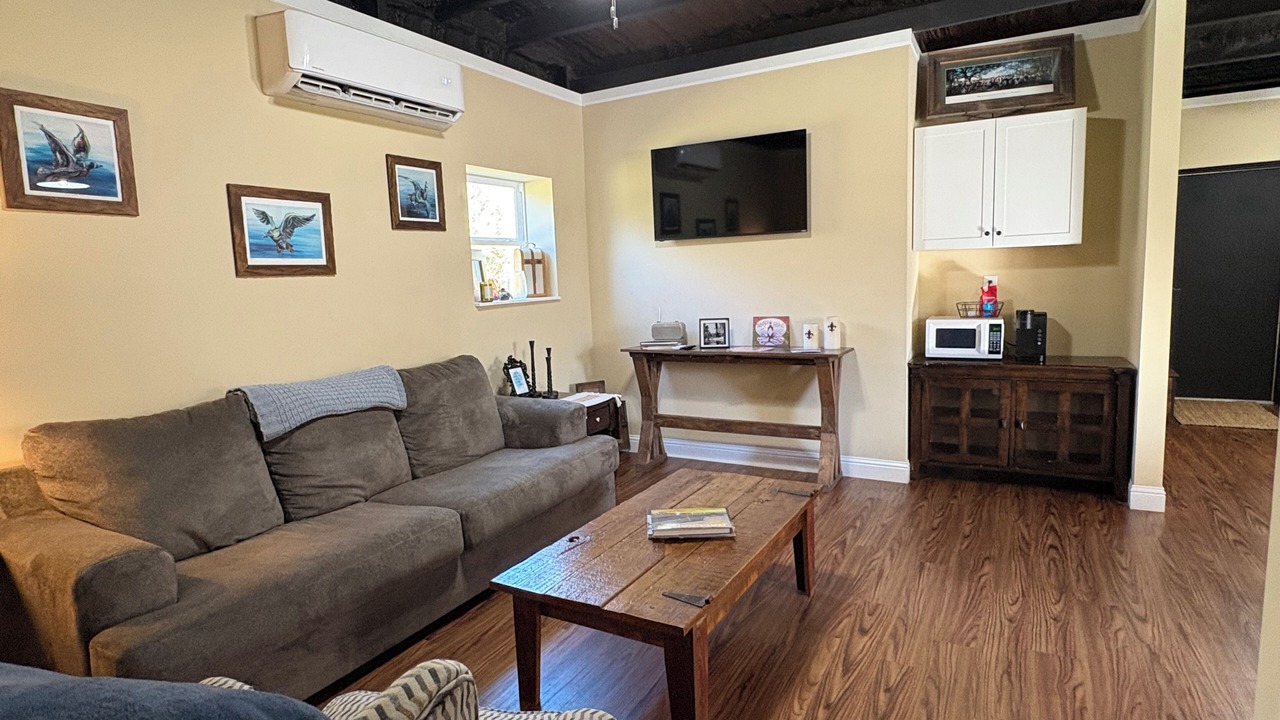 Photo of Livingroom in Milton
