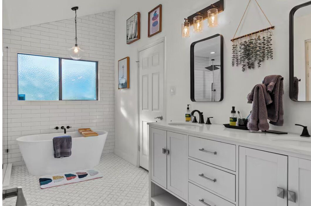 Photo of Bathroom in Apache Shores