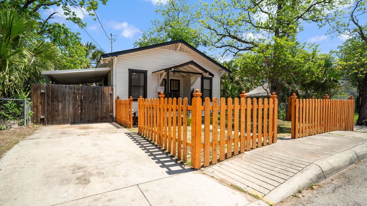 Photo of Outdoor in Government Hill