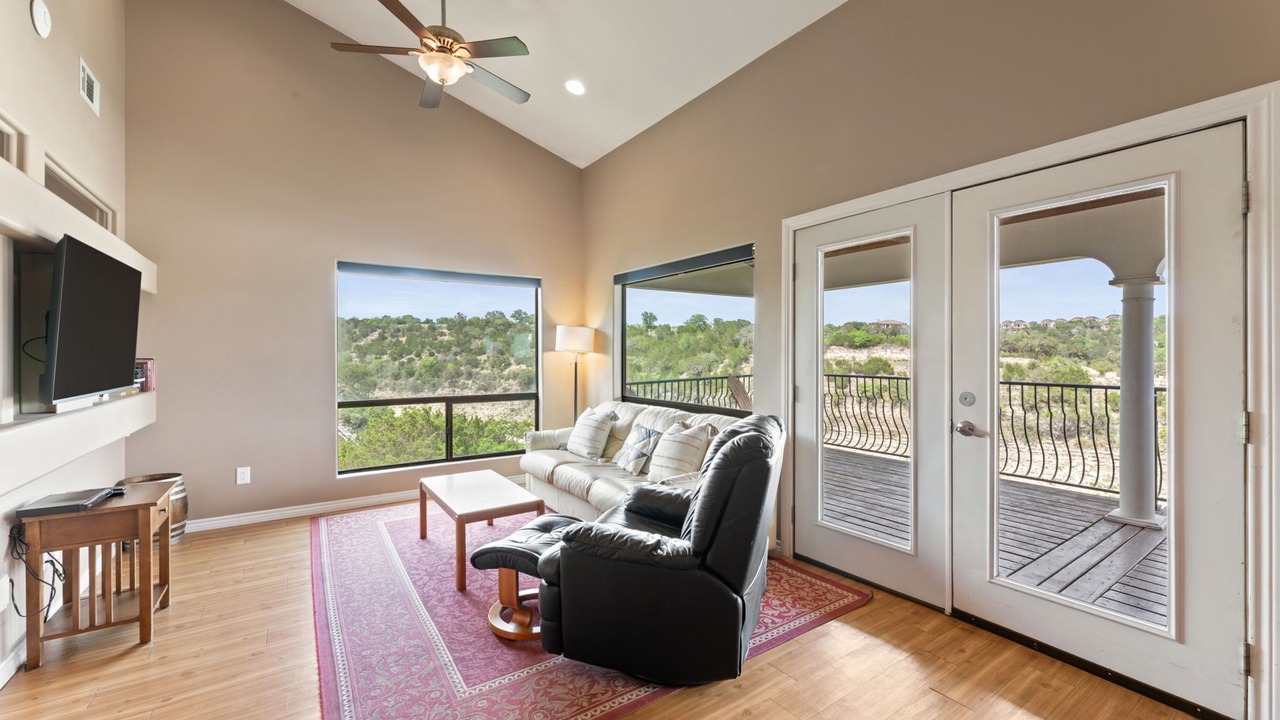Photo of Livingroom in Lago Vista