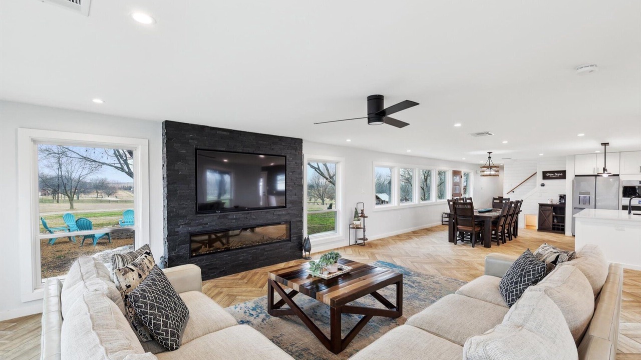 Photo of Livingroom in Sanger