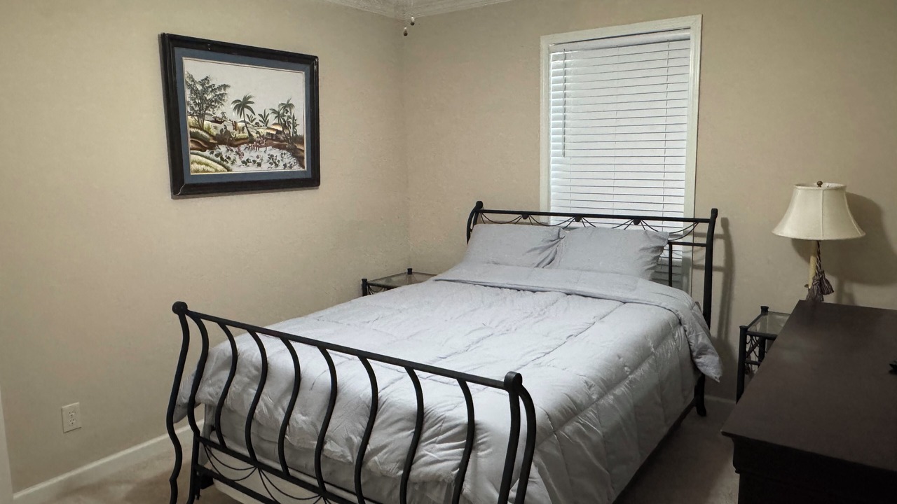 Photo of Bedroom in Lake View