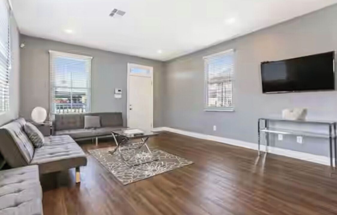 Photo of Livingroom in South 7th Ward