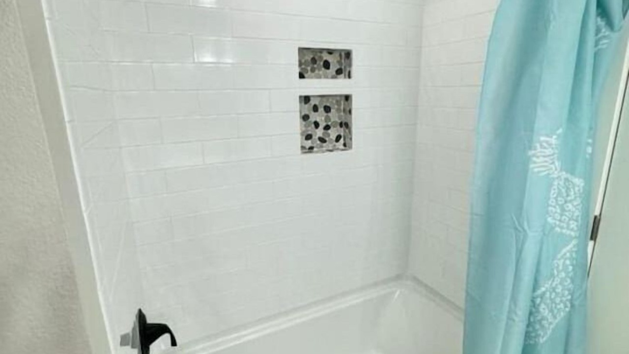 Photo of Bathroom in Lakeview  Jefferson County