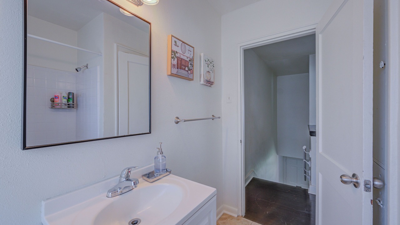 Photo of Bathroom in Highlands - Perkins
