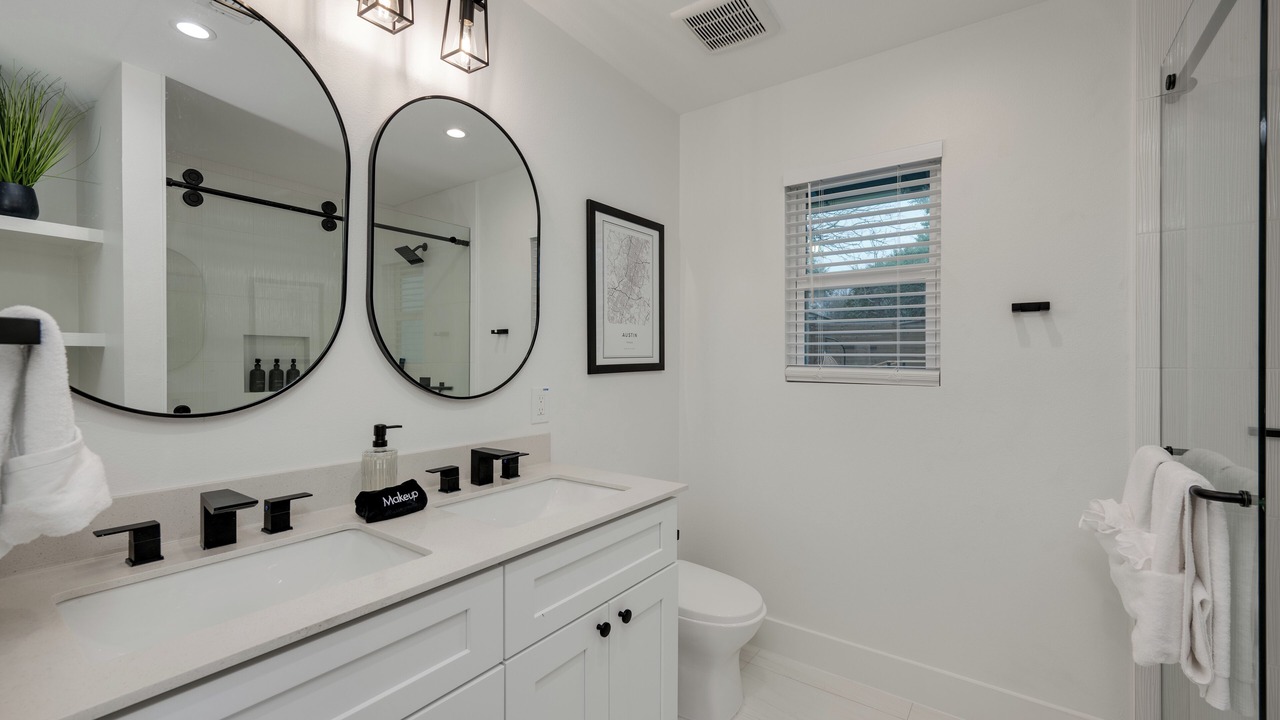 Photo of Bathroom in Coronado Hills