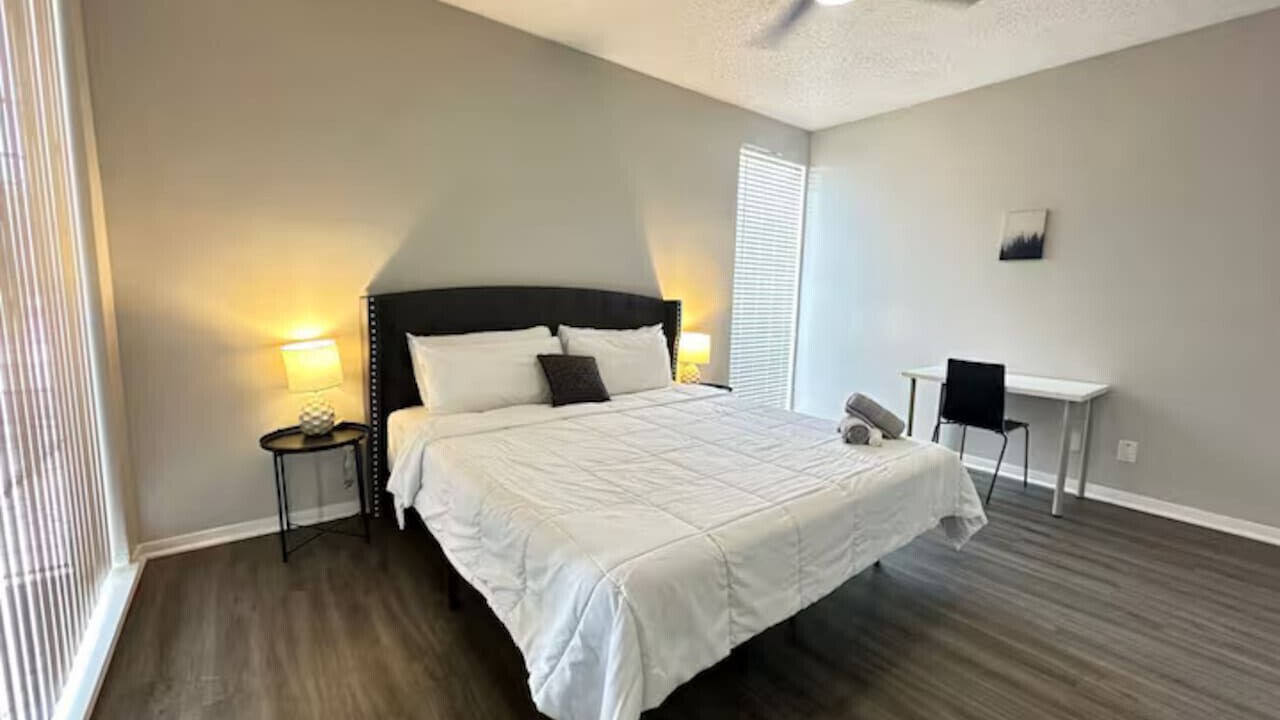 Photo of Bedroom in Nassau Bay