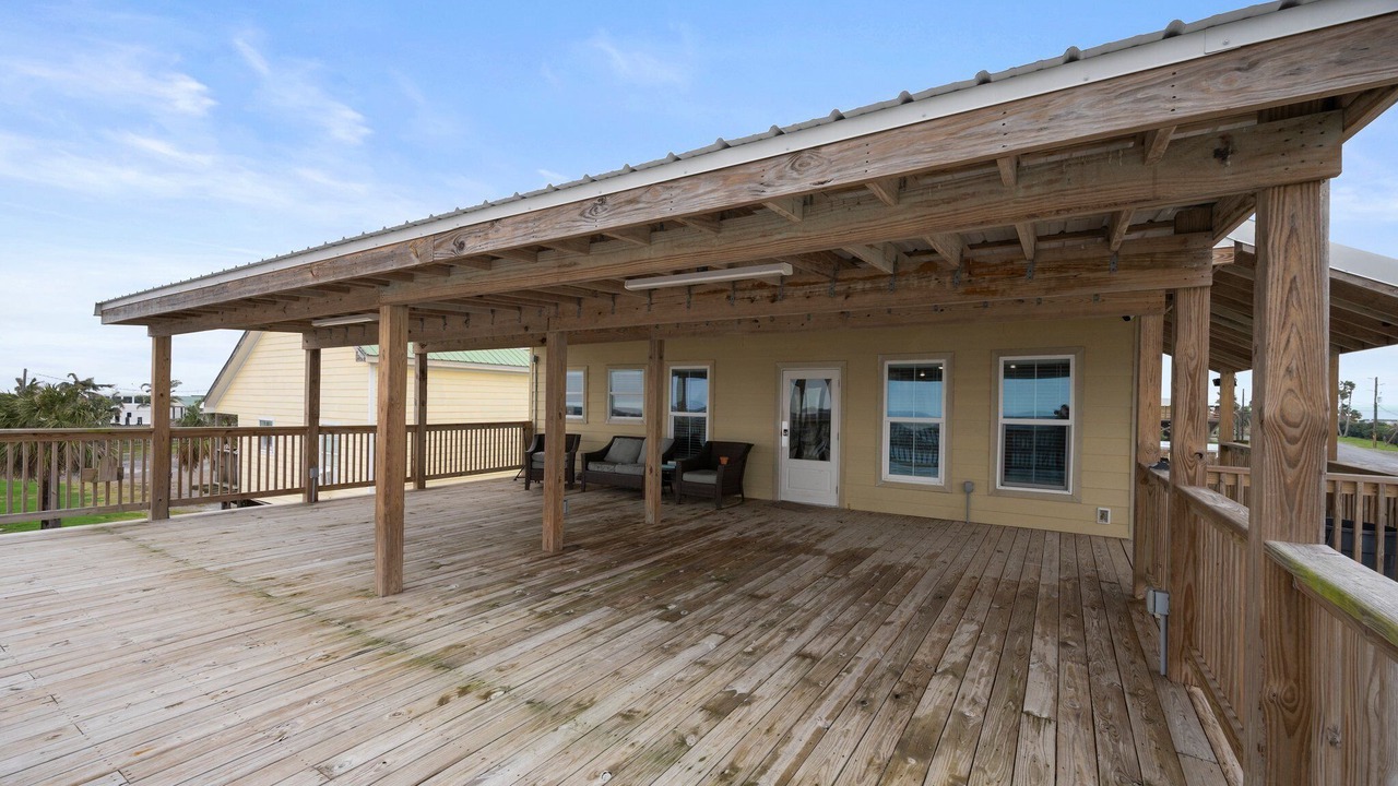 Photo of Patio Balcony in Golden Meadow