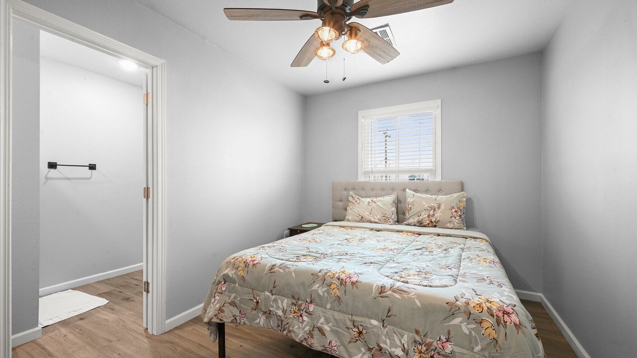 Photo of Bedroom in Golden Meadow