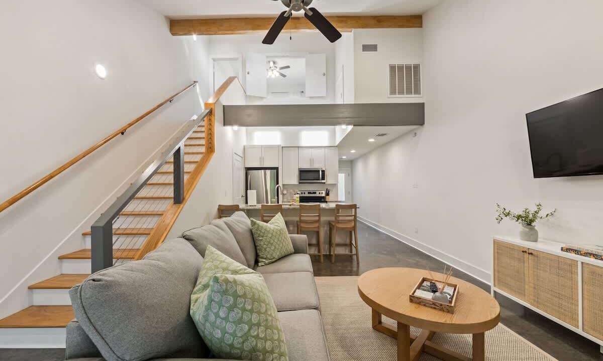 Photo of Livingroom in Lafayette
