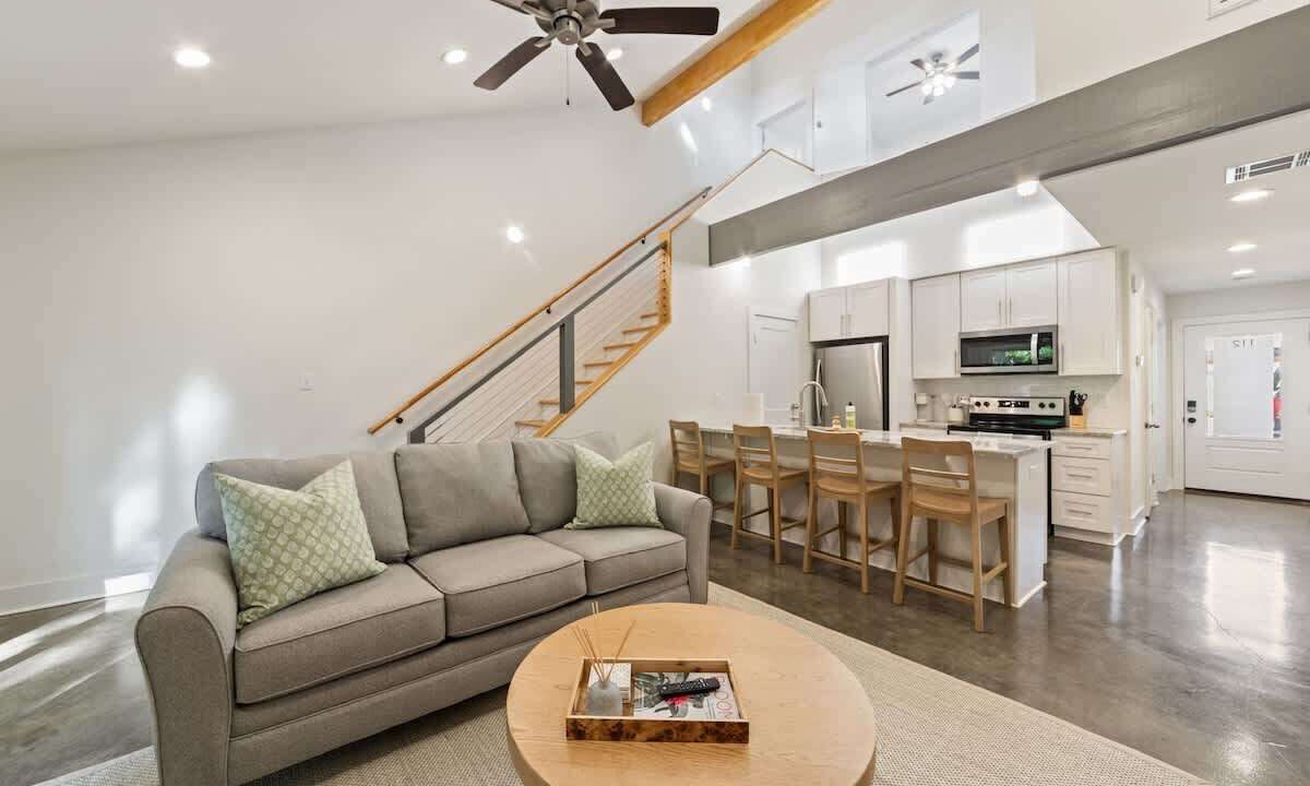 Photo of Livingroom in Lafayette