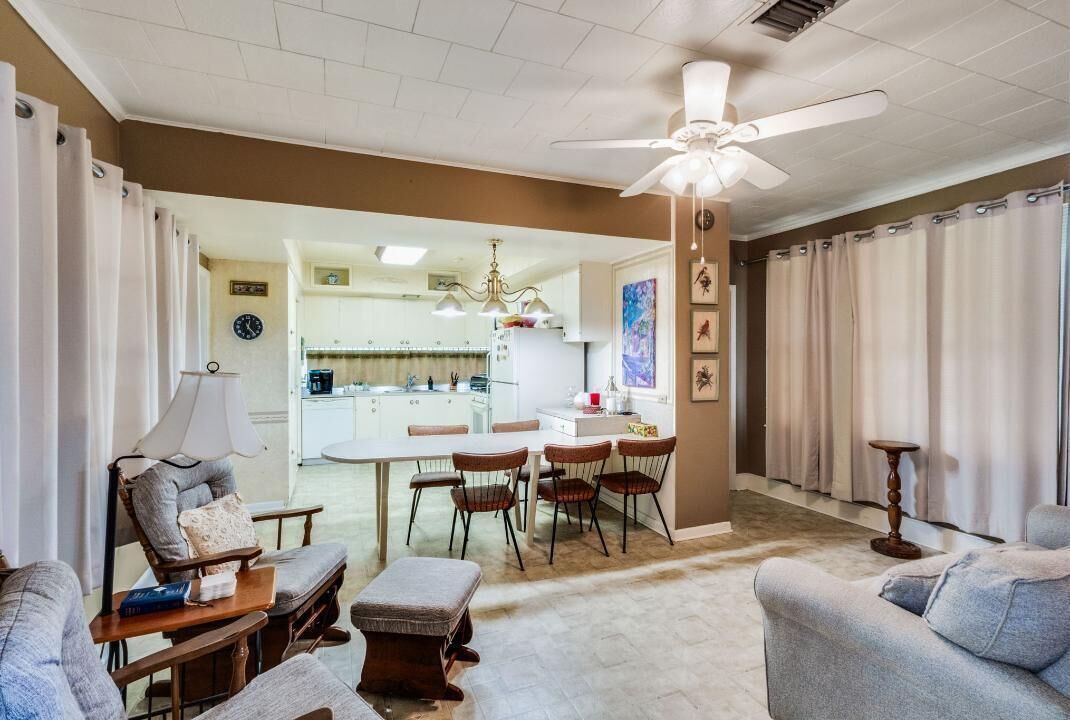 Photo of Livingroom in Lebeau