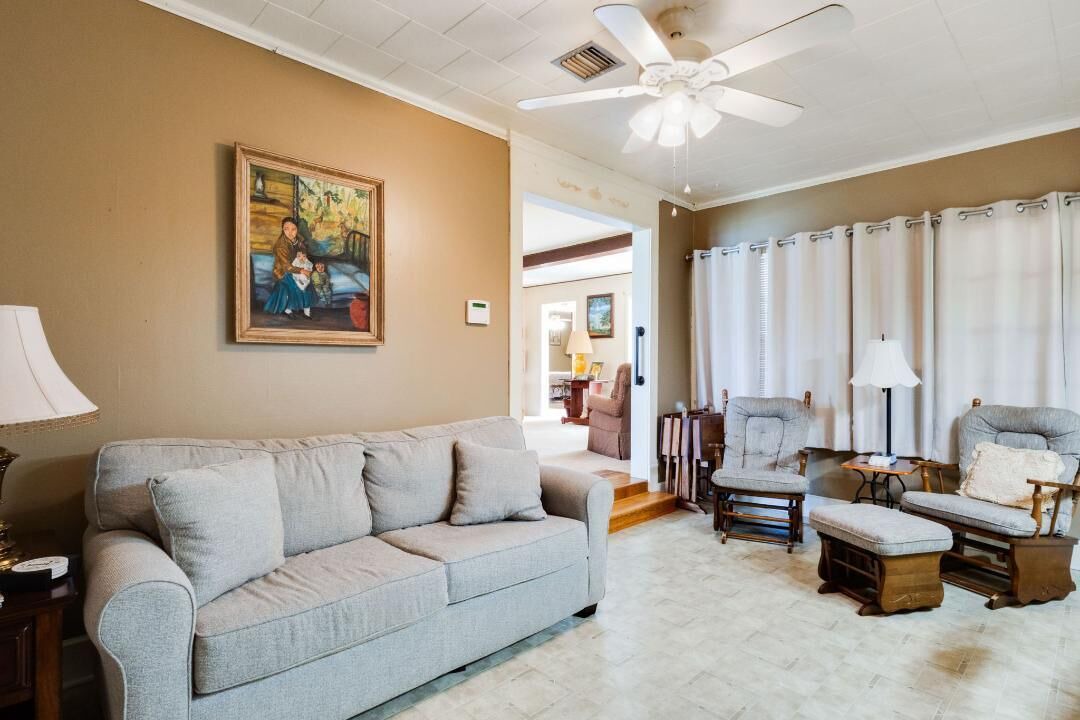 Photo of Livingroom in Lebeau