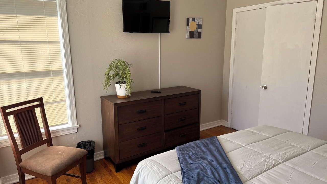 Photo of Bedroom in Highland Historic District