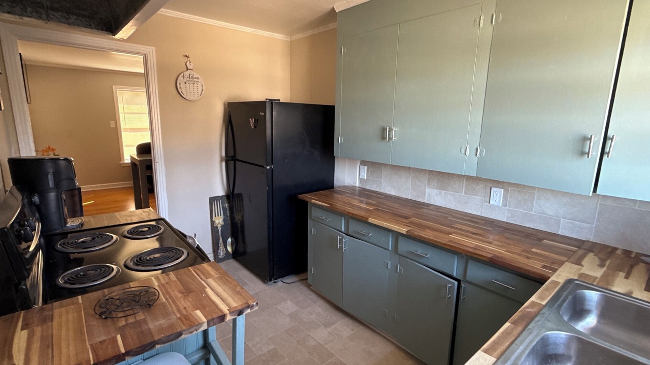 Photo of Kitchen in Highland Historic District