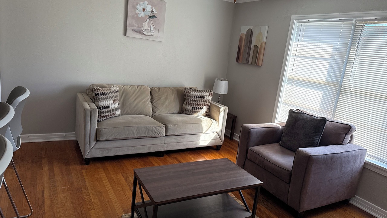 Photo of Livingroom in Highland Historic District