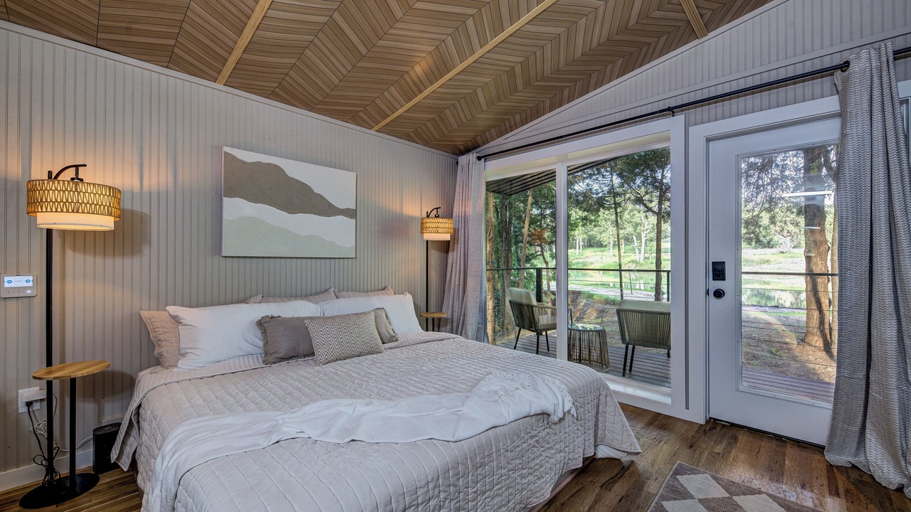Photo of Bedroom in Alvord