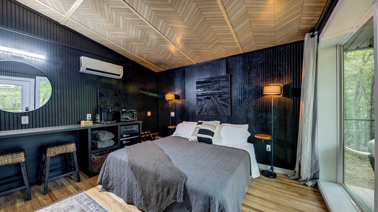 Photo of Bedroom in Alvord