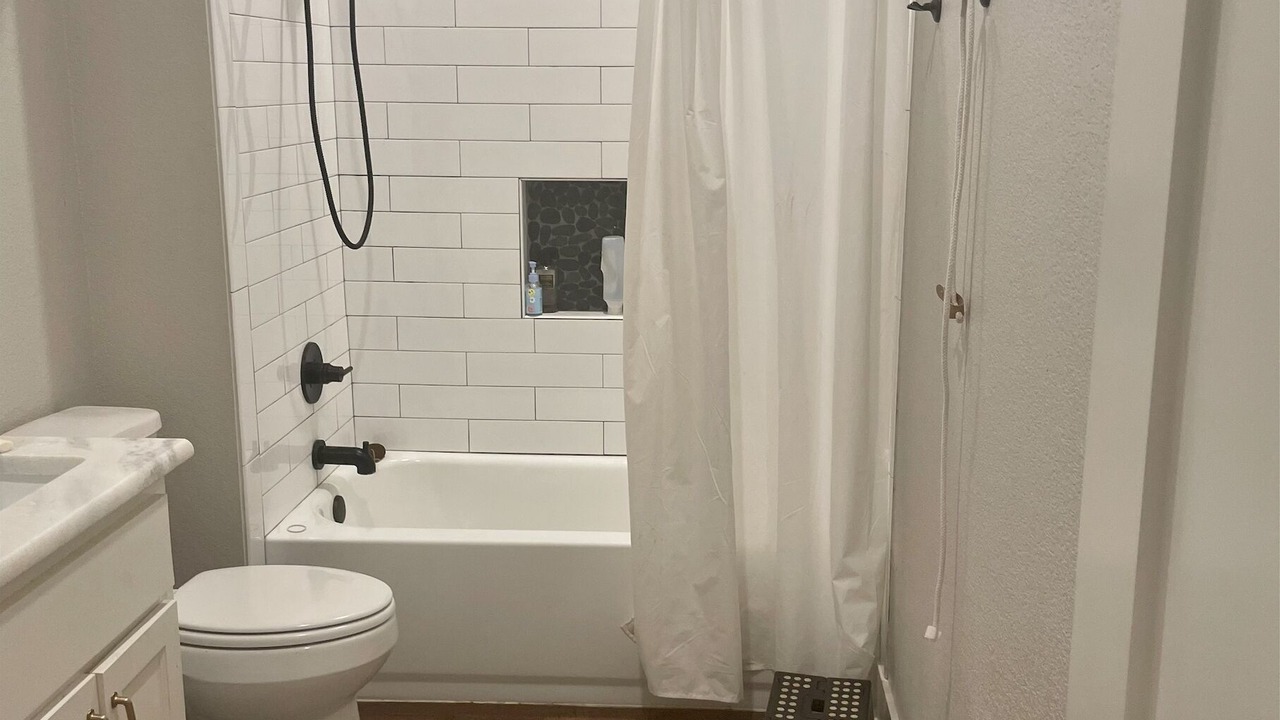 Photo of Bathroom in Era