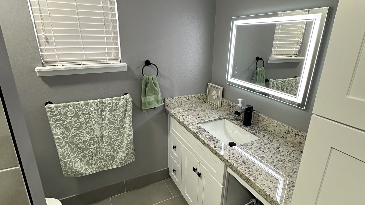 Photo of Bathroom in El Lago