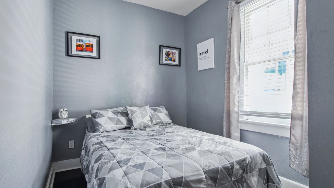 Photo of Bedroom in Central City