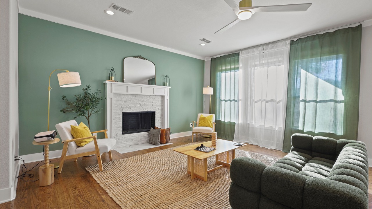 Photo of Livingroom in West Dallas