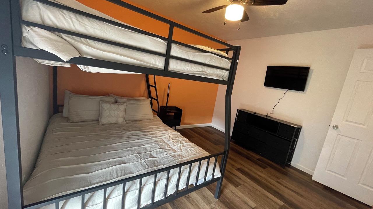 Photo of Bedroom in Orange