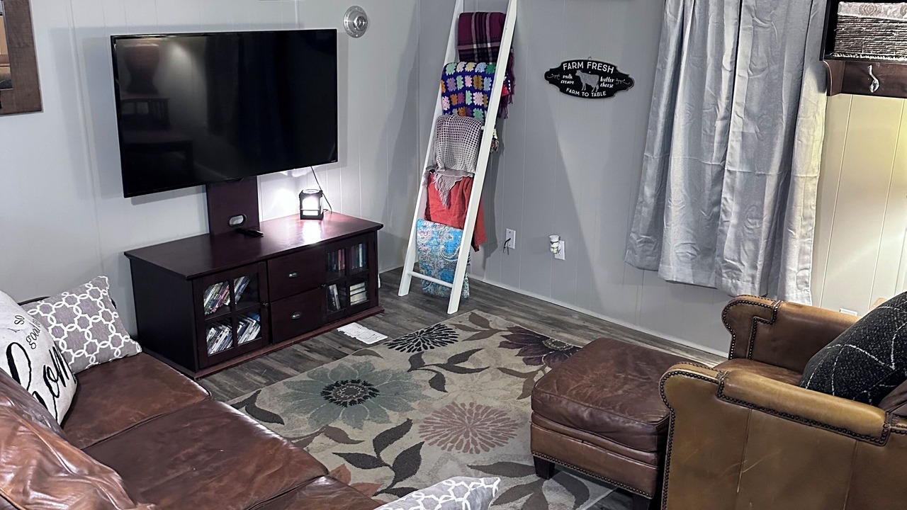 Photo of Livingroom in Leesville