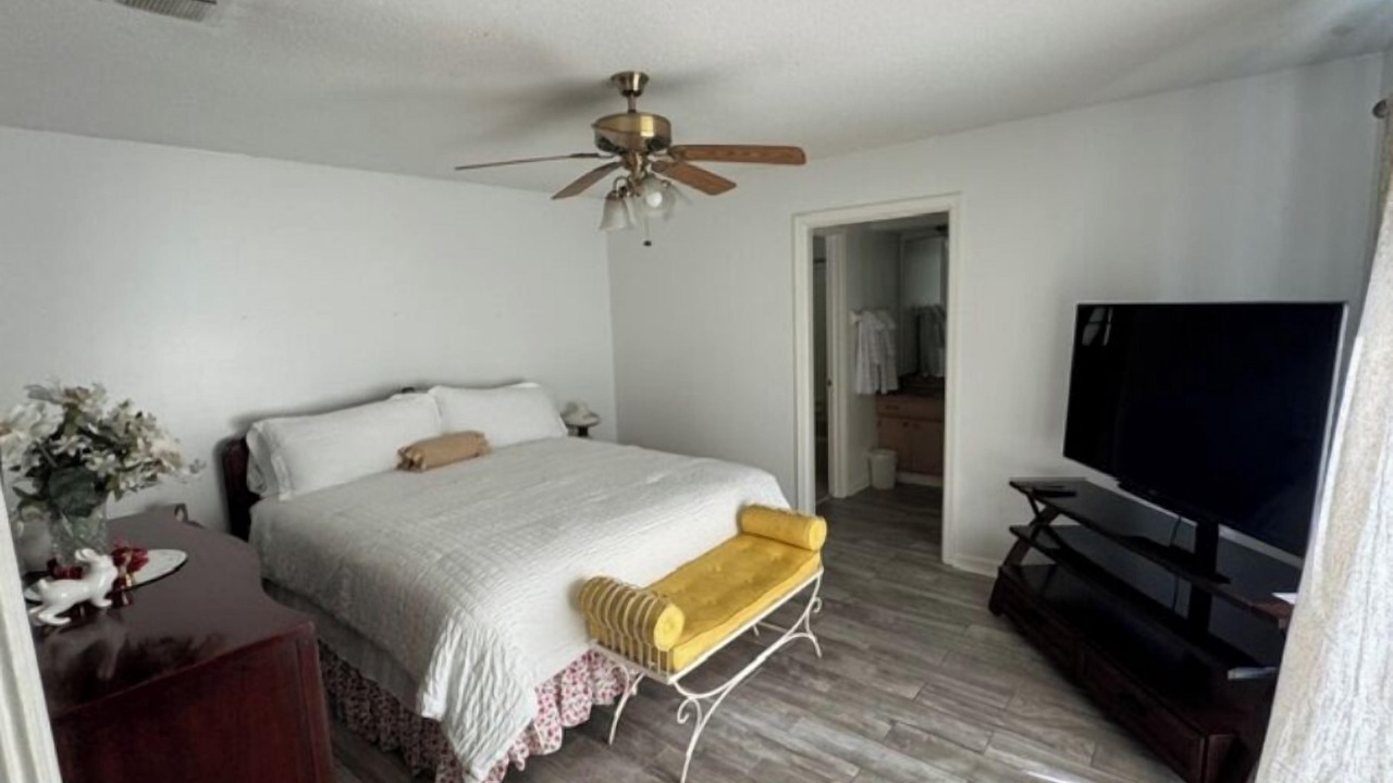 Photo of Bedroom in Old Aurora