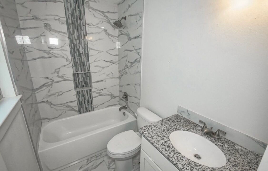 Photo of Bathroom in Old Jefferson