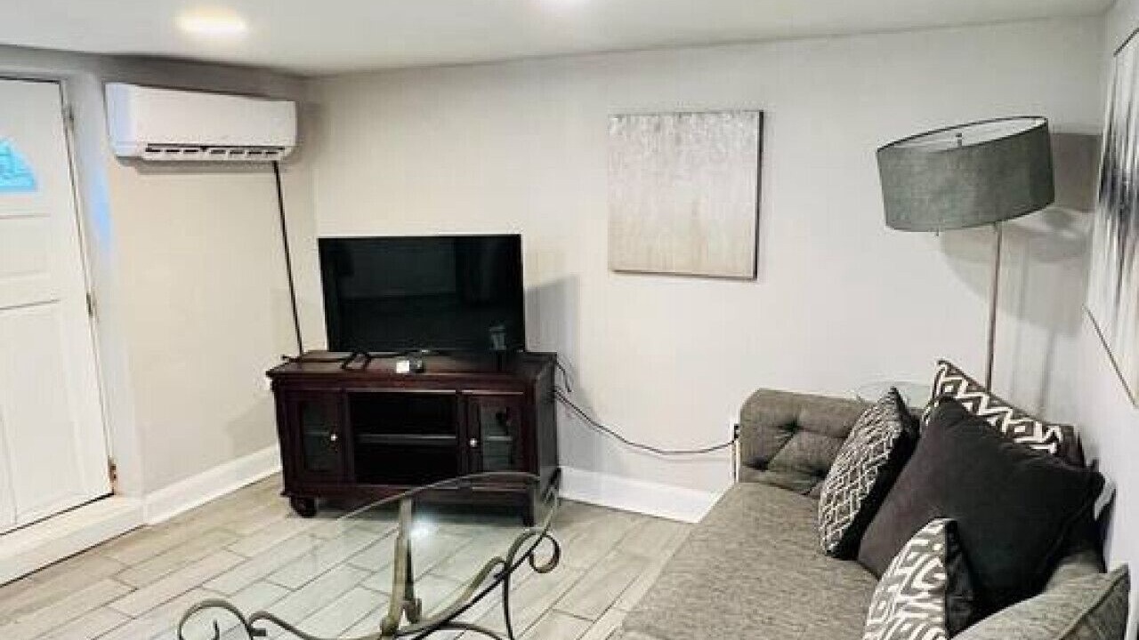 Photo of Livingroom in Holy Cross District