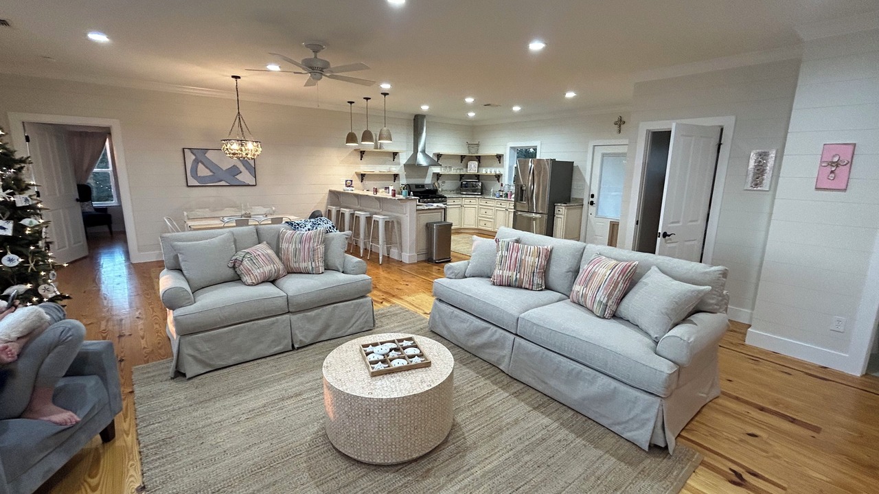 Photo of Livingroom in Ocean Springs