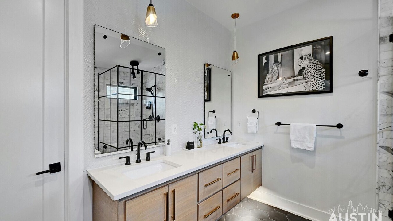 Photo of Bathroom in Holly