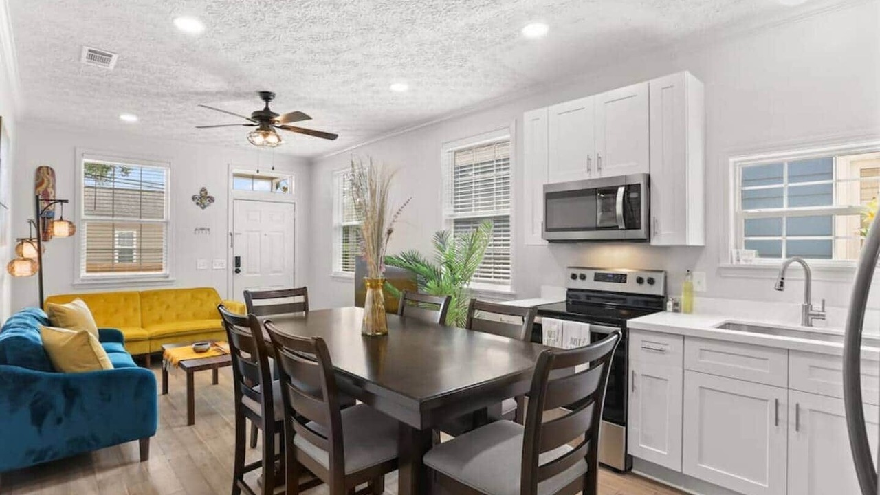Photo of Bedroom in Mid-City