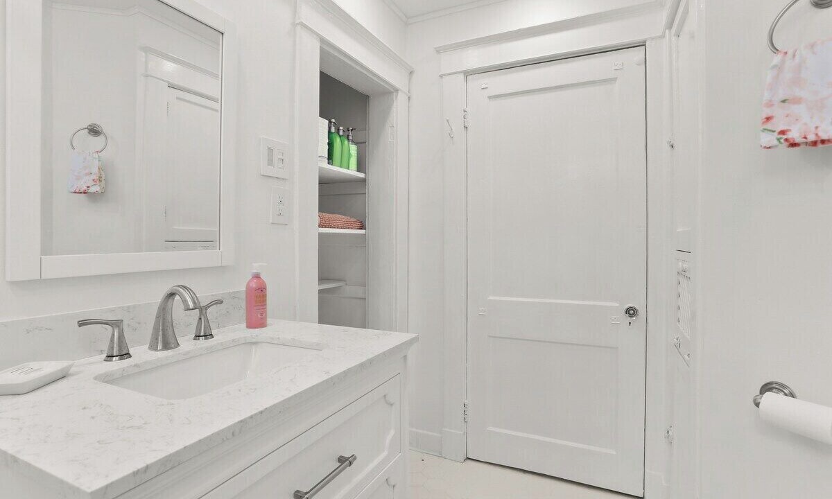 Photo of Bathroom in Uptown Historic District