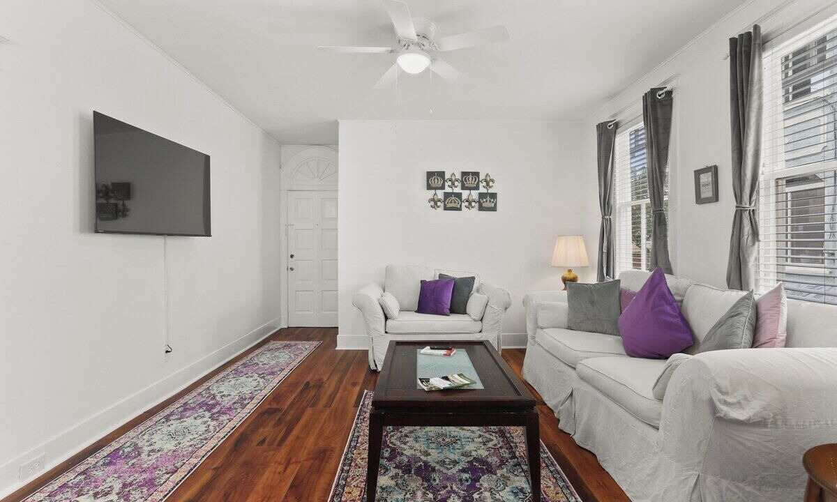Photo of Livingroom in Uptown Historic District